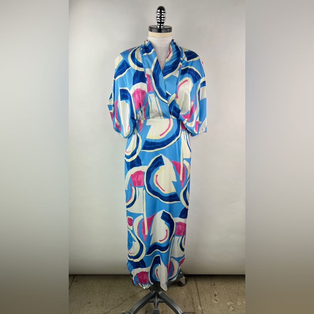 💚 3398. Satin Finish Abstract Print Maxi Dress